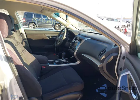 2013 Nissan Altima 2.5 from USA, damaged, VIN 1N4AL3AP0DC920942